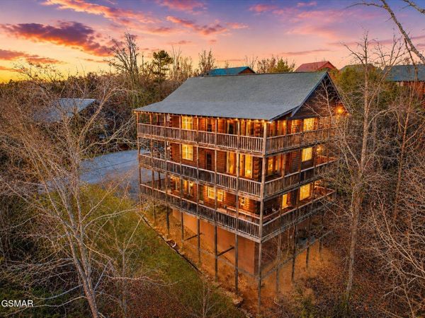 2022 Oakmont Drive , Sevierville, TN 37876