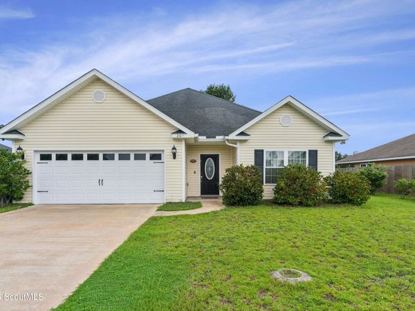 207 Roswell Drive E, Brunswick, GA 31525