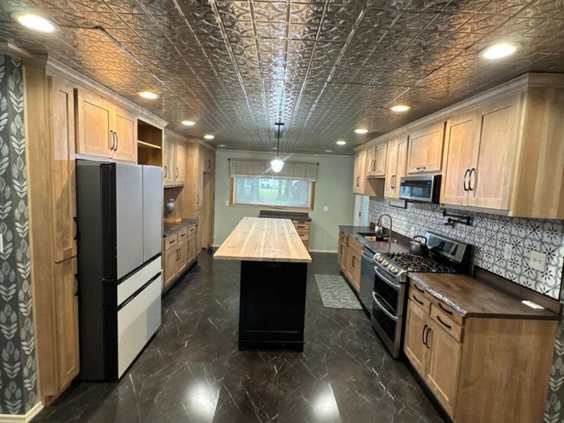 805 Maplewood, Willard, OH 44890 Photo 6