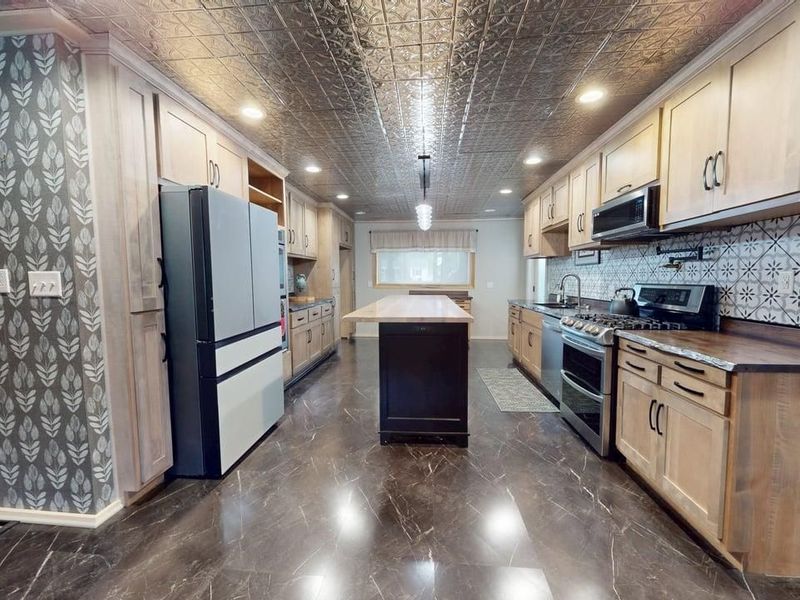 805 Maplewood, Willard, OH 44890 Photo 8