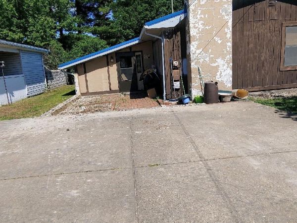 730 Mary Street , Belpre, OH 45714