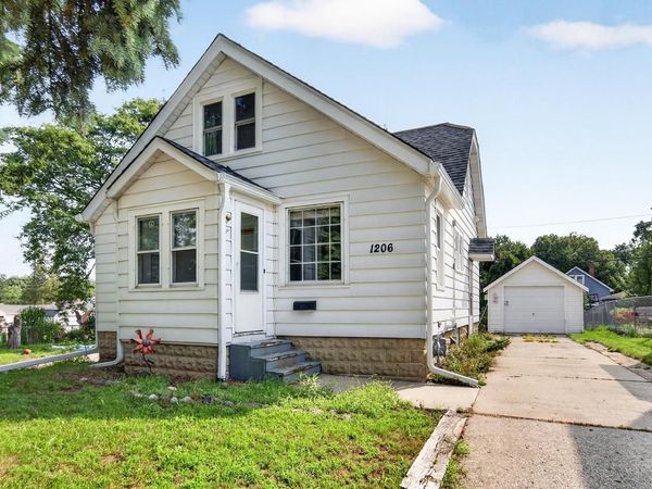 1206 S 91st STREET, West Allis, WI 53214