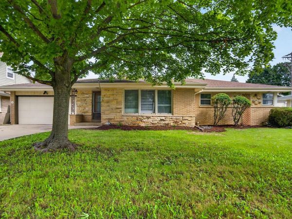 10216 W Burleigh STREET, Wauwatosa, WI 53222