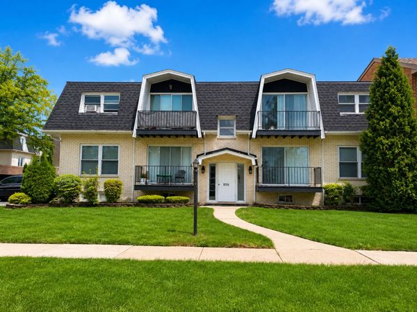 5733 W 103rd Street , Unit 2W, Oak Lawn, IL 60453