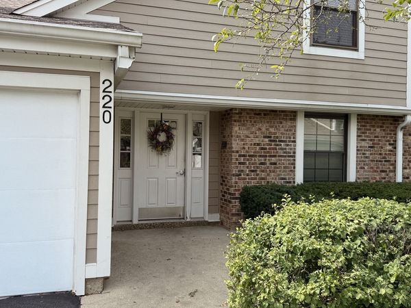 220 Oak Knoll Court , Unit B2, Schaumburg, IL 60193