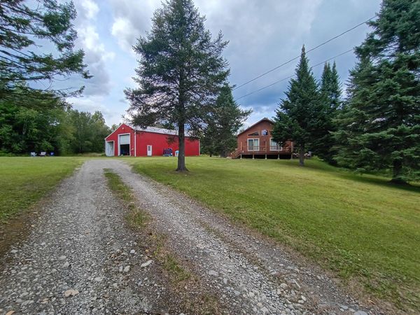 1736 US-1 , Littleton, ME 04730