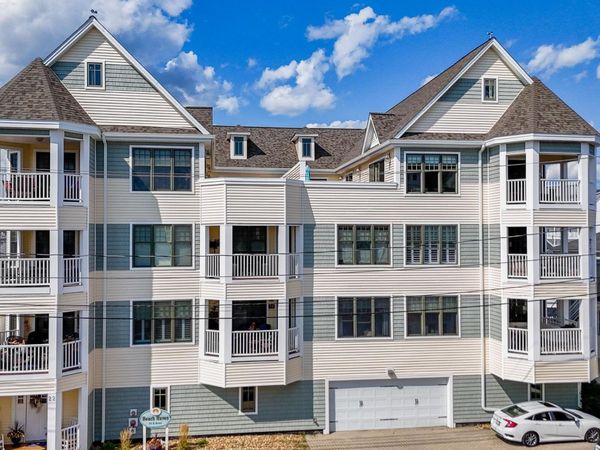 22 K Street, Unit 301, Hampton, NH 03842