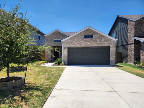 300 The Bad WAY, Jarrell, TX 76537