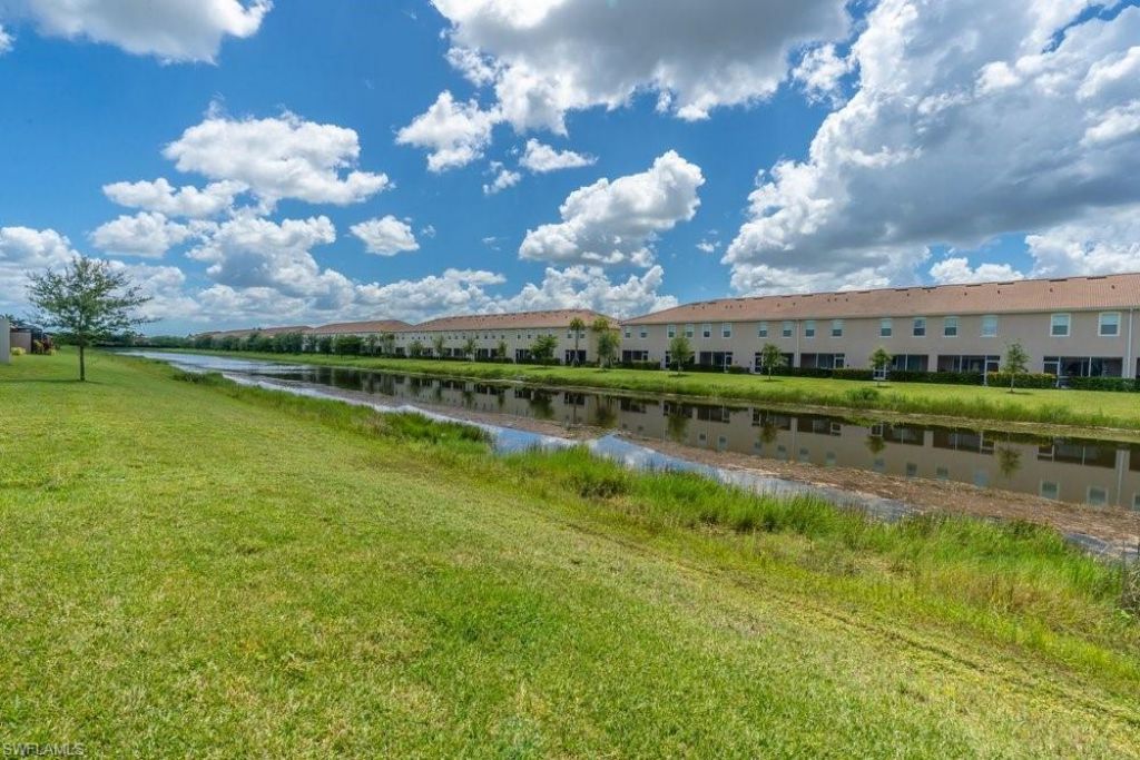 2645 Vine Ave, Naples, FL 34120 Photo