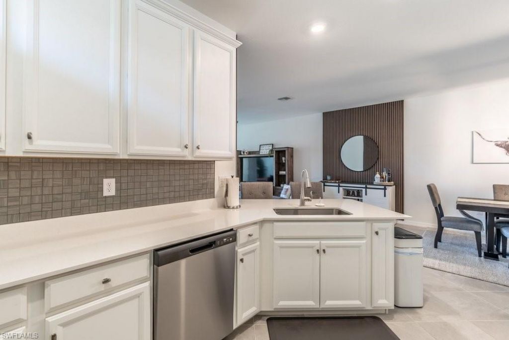 2645 Vine Ave, Naples, FL 34120 Photo