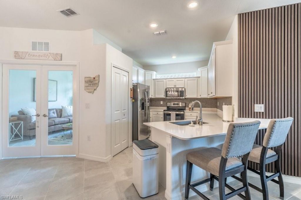 2645 Vine Ave, Naples, FL 34120 Photo
