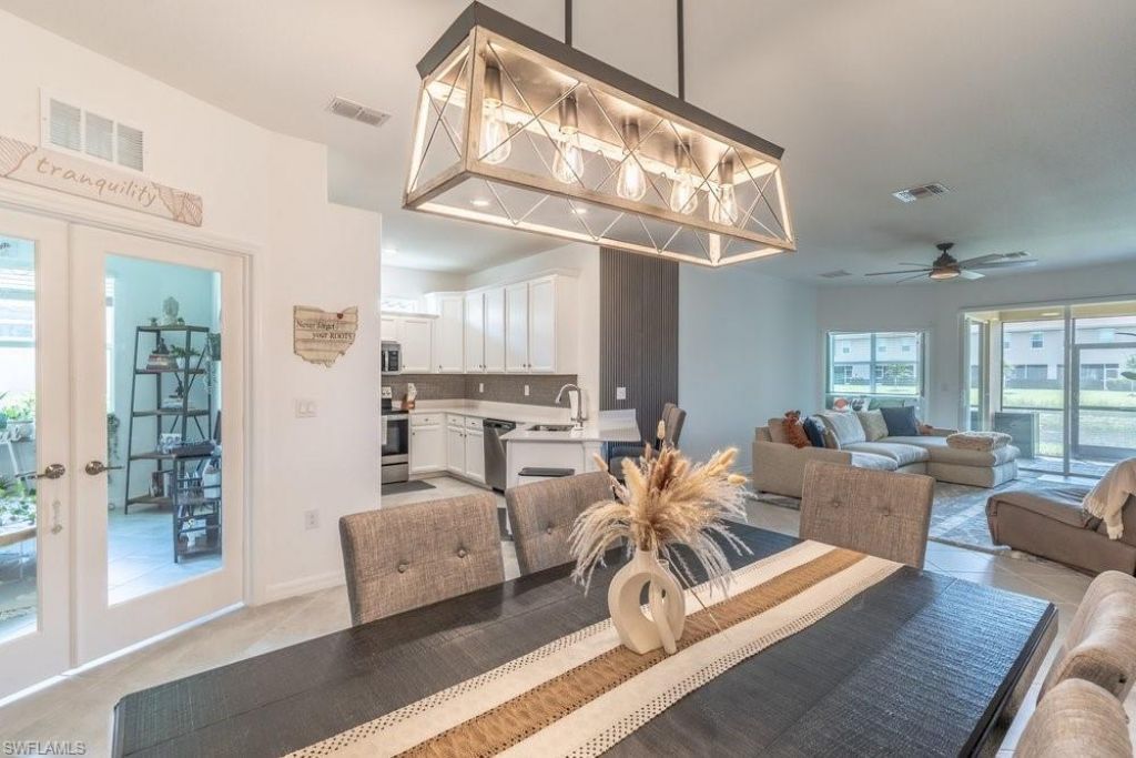 2645 Vine Ave, Naples, FL 34120 Photo