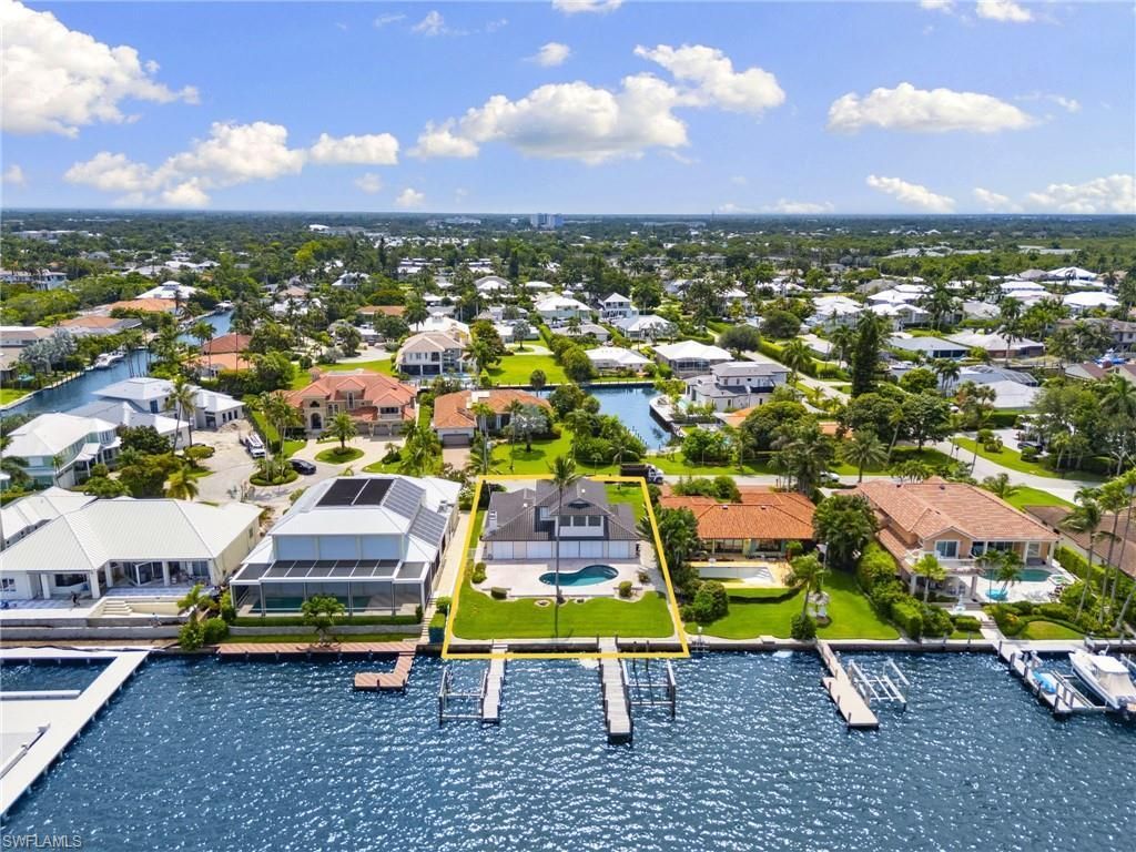 1535 Dolphin Ln , Naples, FL 34102 Photo