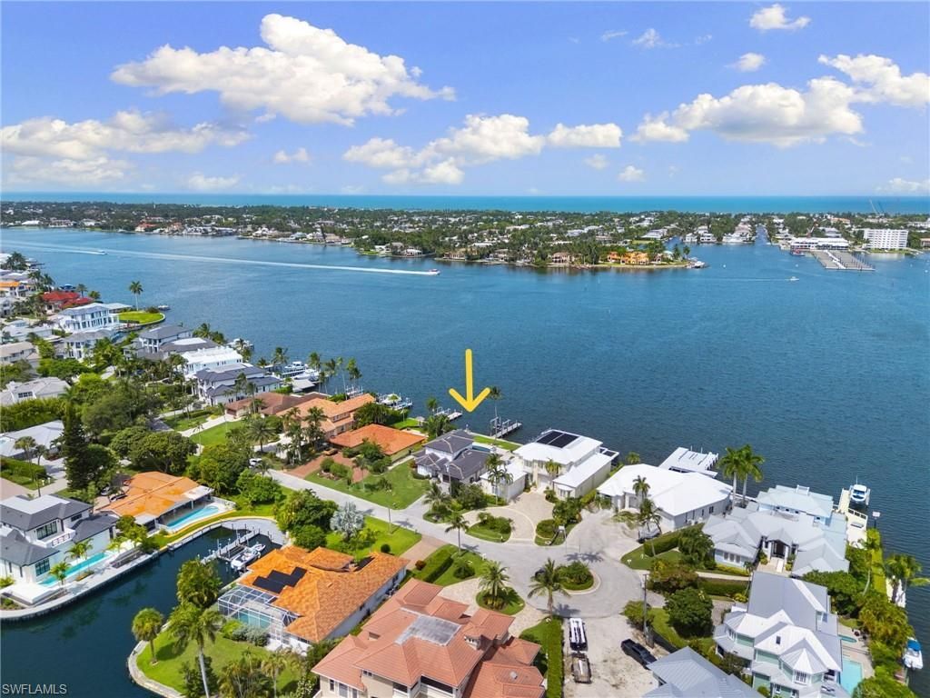 1535 Dolphin Ln , Naples, FL 34102 Photo