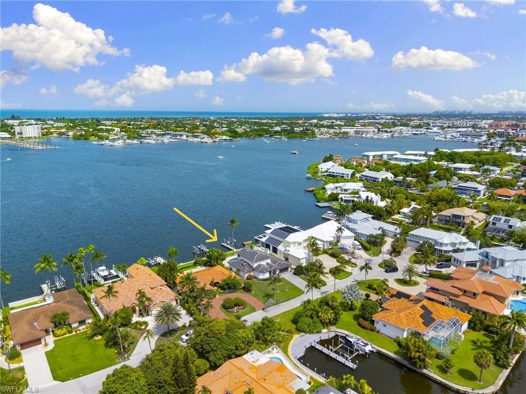 1535 Dolphin Ln , Naples, FL 34102 Photo