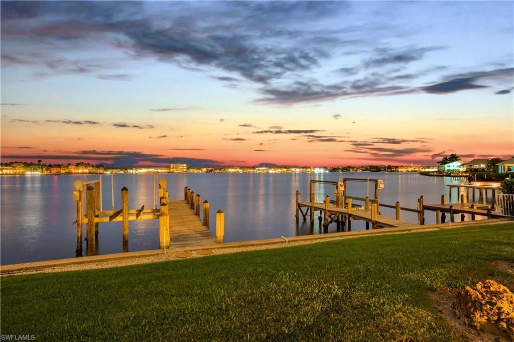 1535 Dolphin Ln , Naples, FL 34102 Photo
