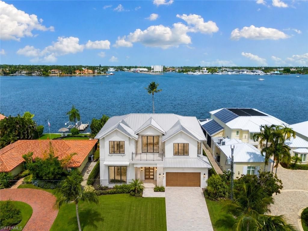 1535 Dolphin Ln, Naples, FL 34102 Photo