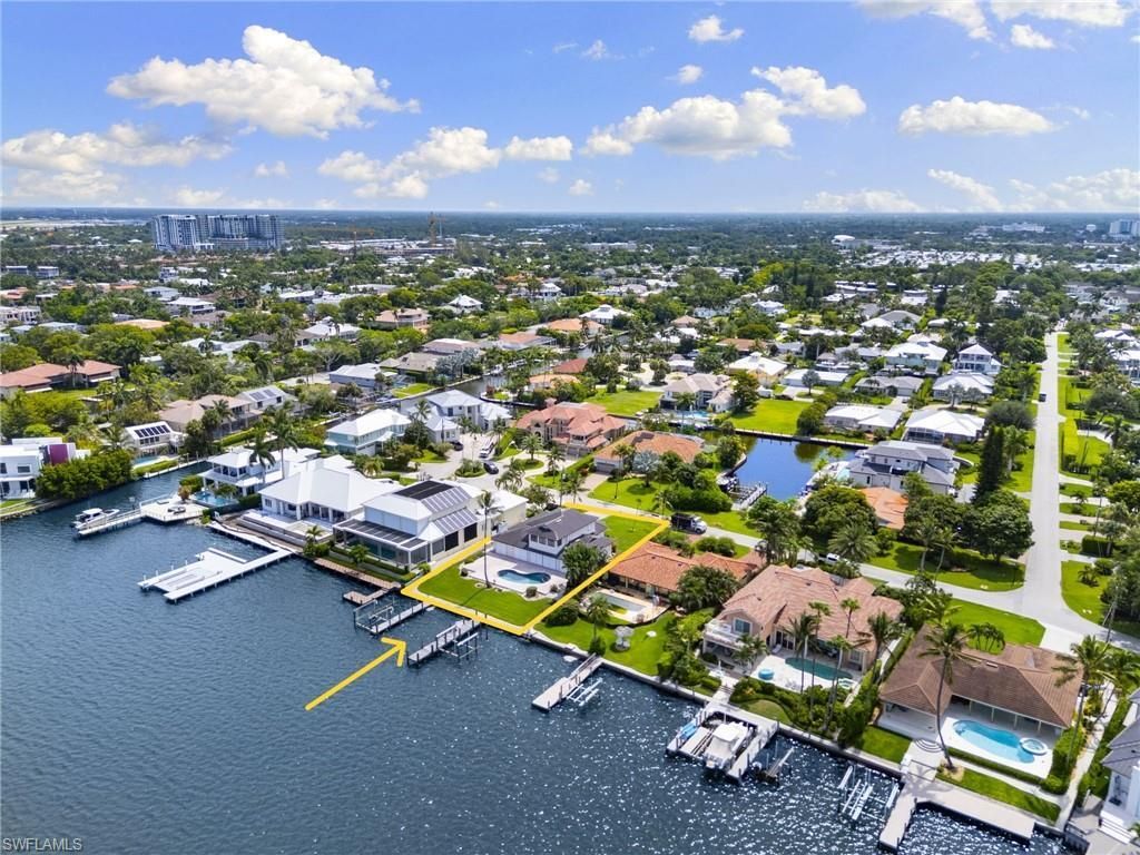 1535 Dolphin Ln , Naples, FL 34102 Photo