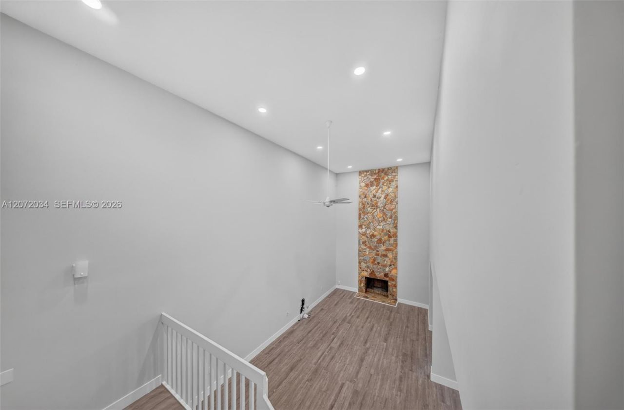 6637 NW 181st Ln, Hialeah, FL 33015 Photo