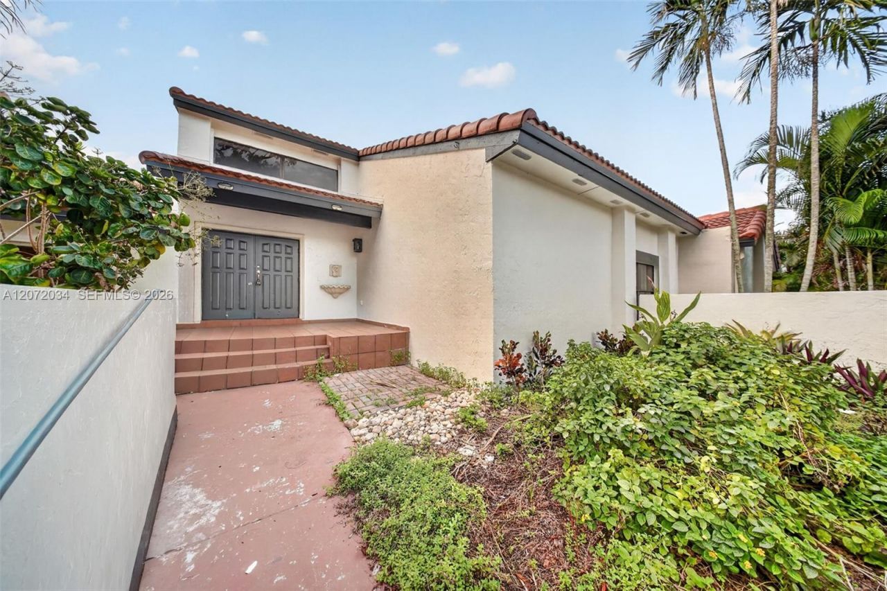 6637 NW 181st Ln, Hialeah, FL 33015 Photo