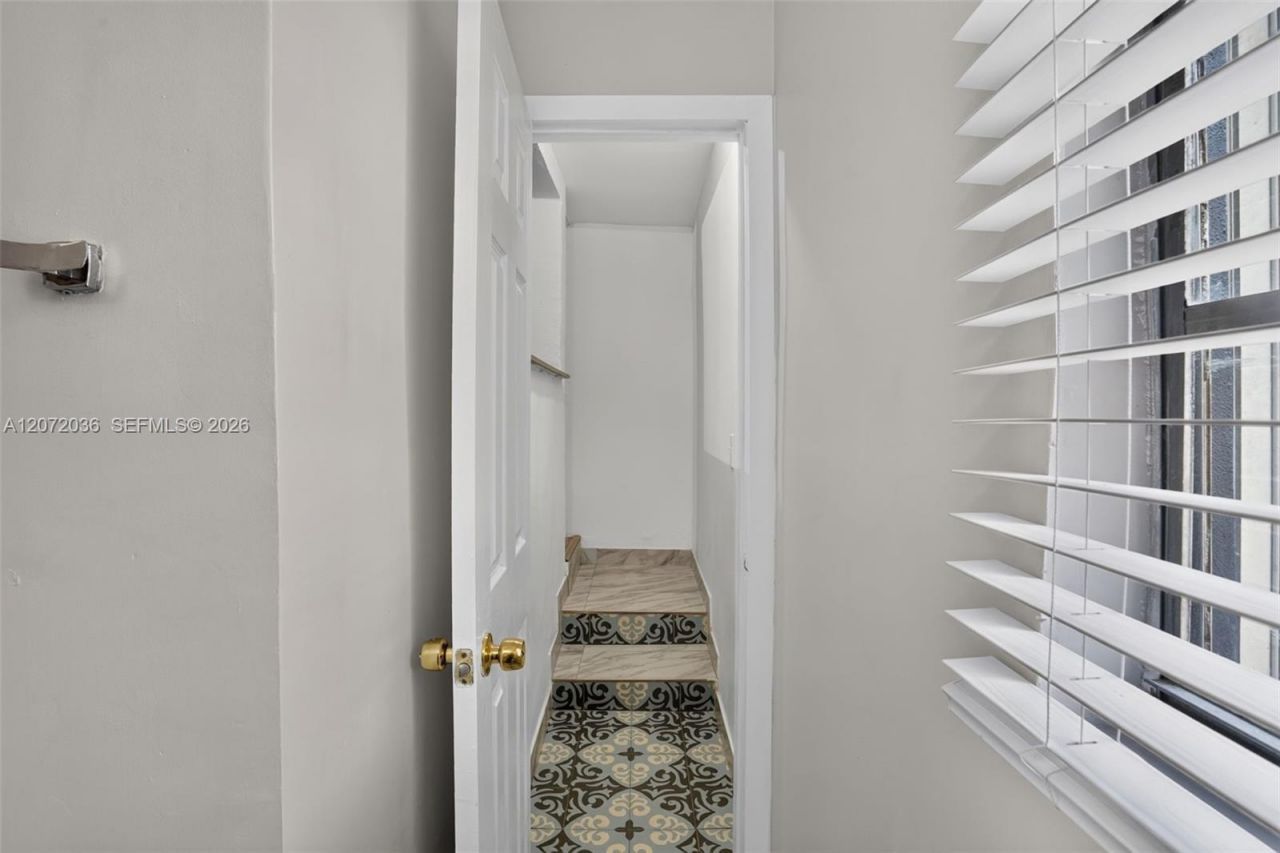 3375 SW 29th Ter , Unit B, Miami, FL 33133 Photo