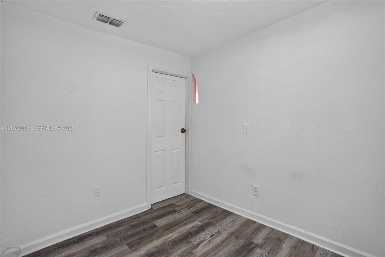 3375 SW 29th Ter , Unit B, Miami, FL 33133 Photo