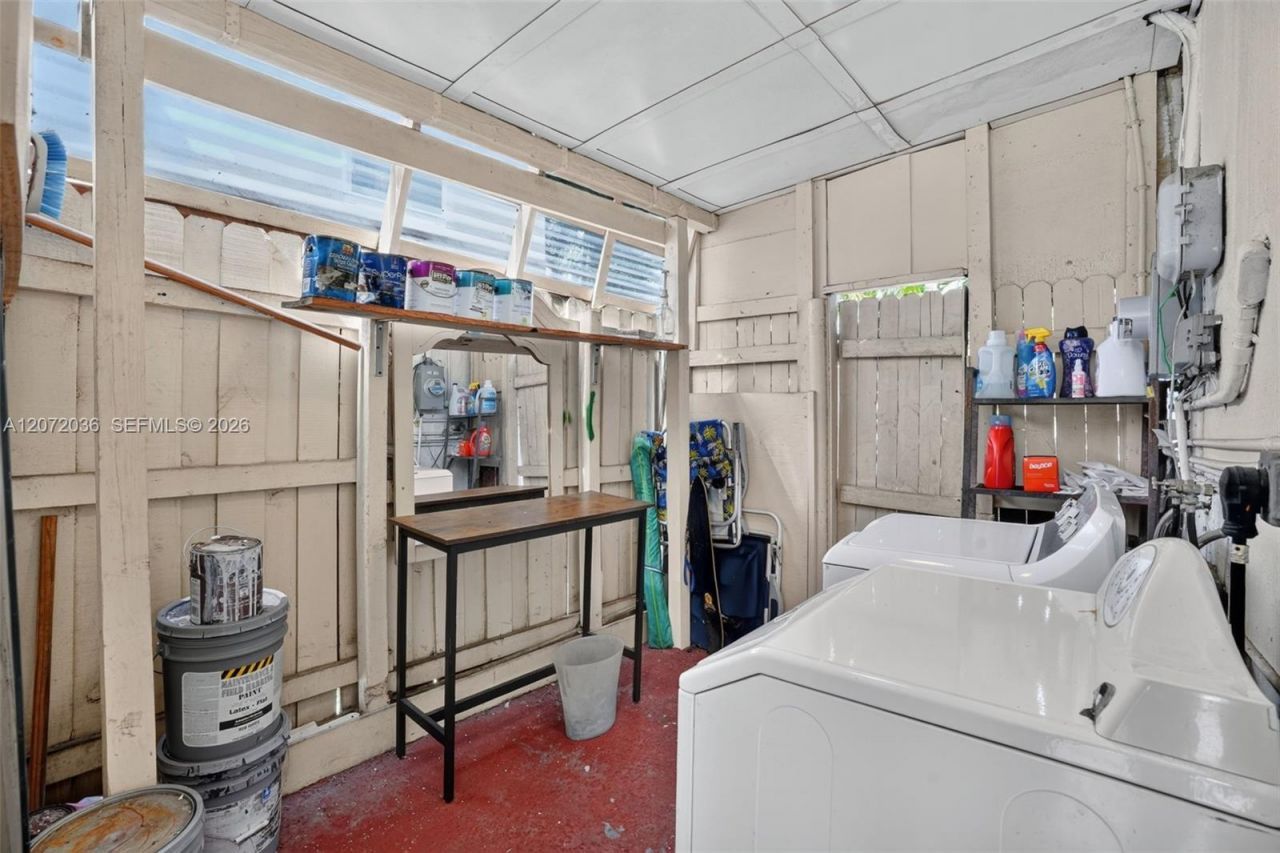 3375 SW 29th Ter , Unit B, Miami, FL 33133 Photo