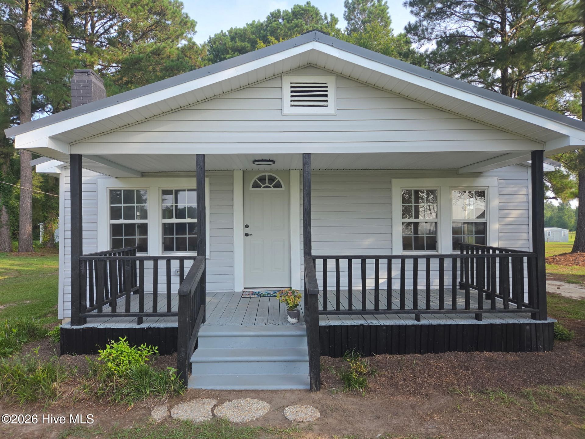 1106 S Dobson Chapel Road S, Magnolia, NC 28453 Main Photo