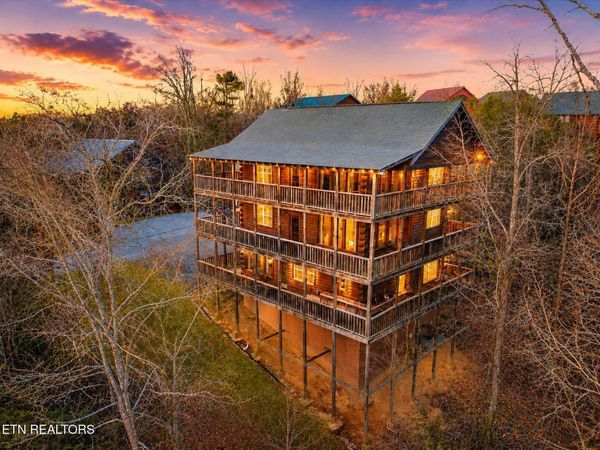 2022 Oakmont Drive, Sevierville, TN 37876