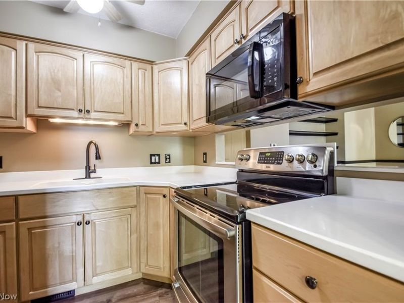 551 Heritage Square , Unit 301, Jefferson, OH 44047 Photo 15