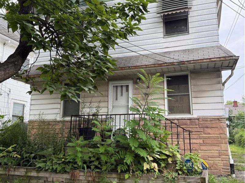 6801 Clement Avenue , Cleveland, OH 44105 Photo 2