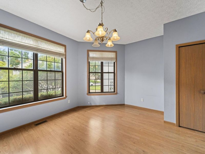 5924 Heritage Farms Drive , Hilliard, OH 43026 Photo 11