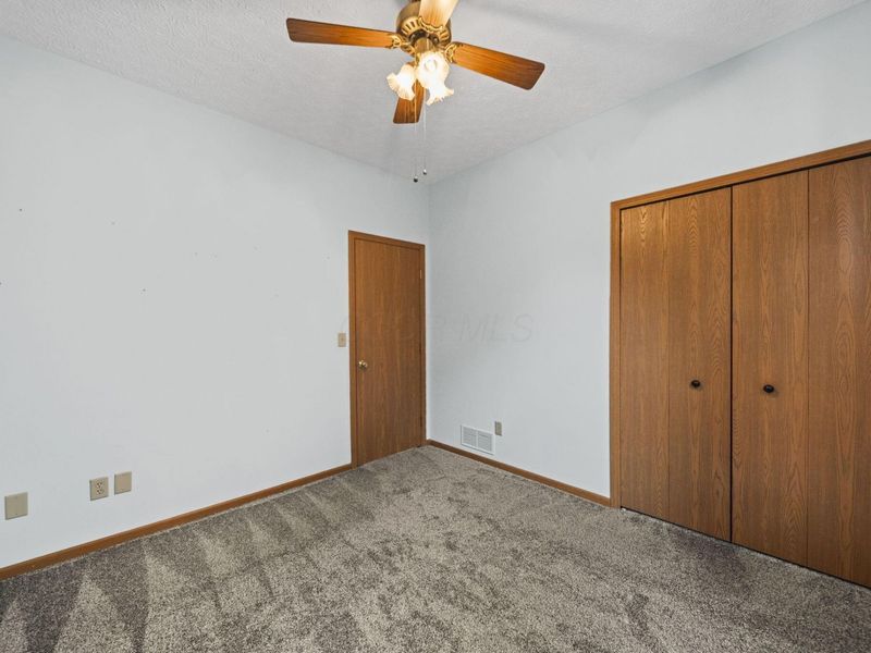5924 Heritage Farms Drive , Hilliard, OH 43026 Photo 18