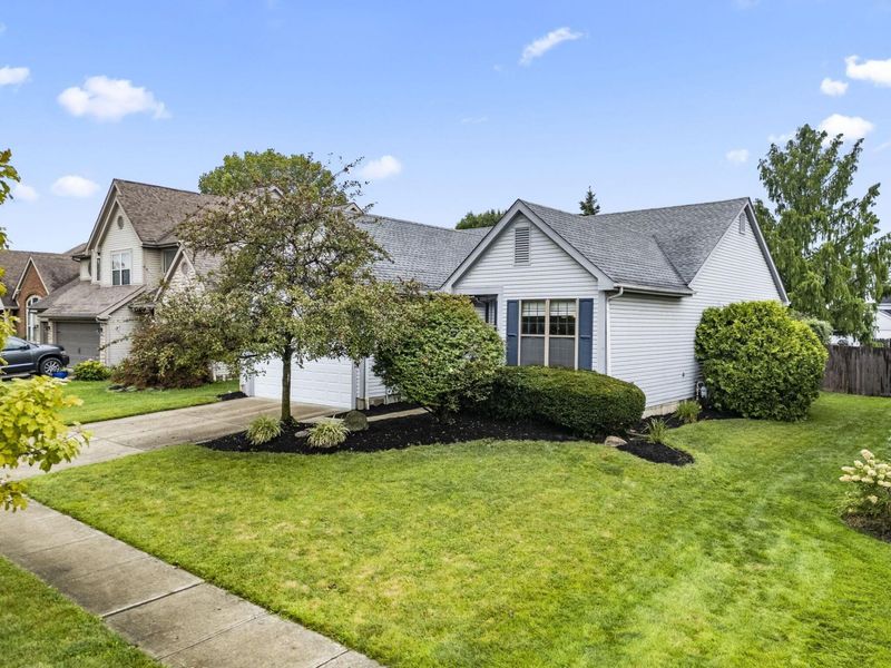 5924 Heritage Farms Drive , Hilliard, OH 43026 Photo 2