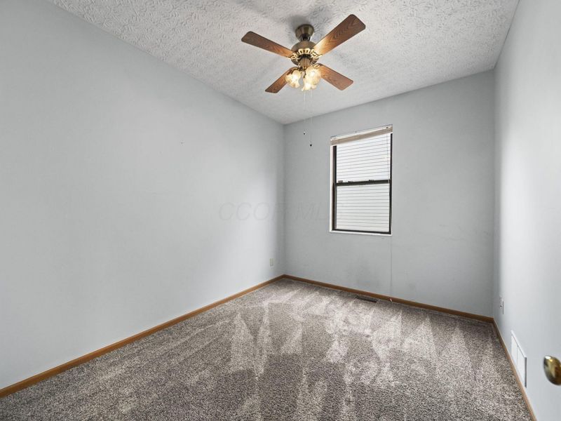 5924 Heritage Farms Drive , Hilliard, OH 43026 Photo 21