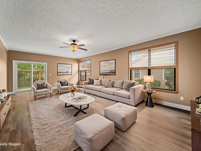 5924 Heritage Farms Drive , Hilliard, OH 43026 Photo 6