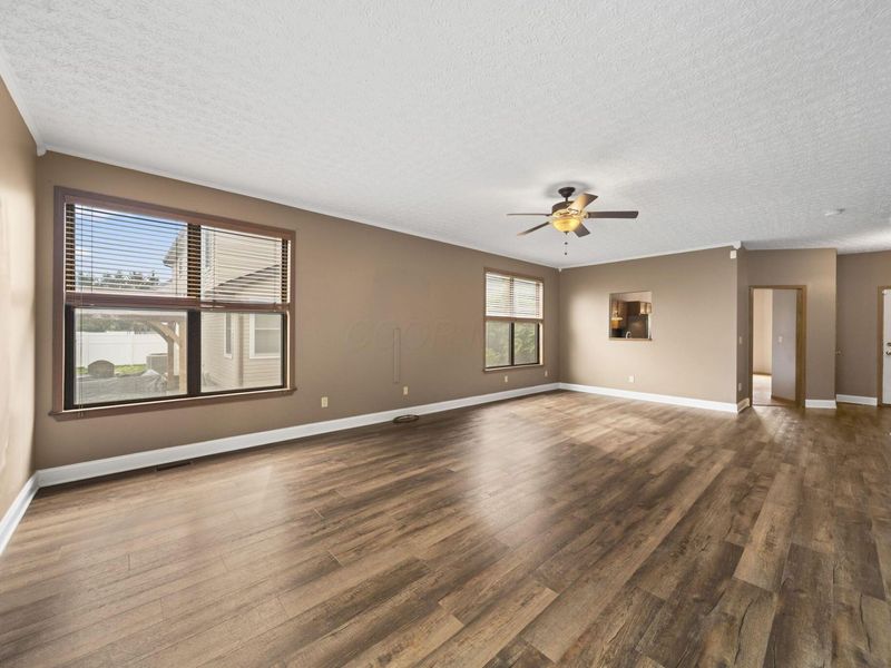 5924 Heritage Farms Drive , Hilliard, OH 43026 Photo 8