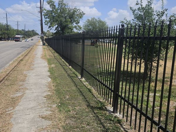 739 W. Baetz, San Antonio, TX 78221