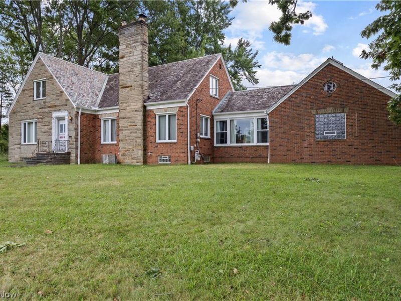 6515 Wedgewood Drive , North Olmsted, OH 44070 Photo 2