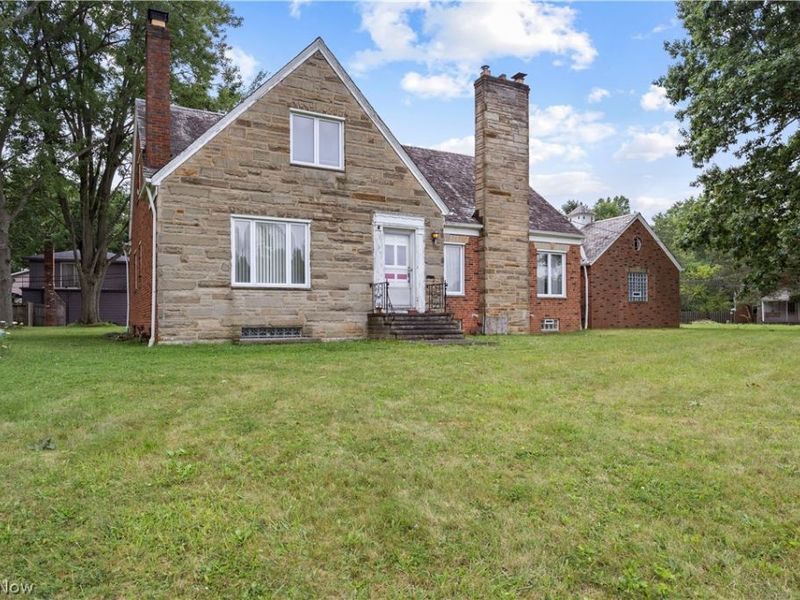 6515 Wedgewood Drive , North Olmsted, OH 44070 Photo 3