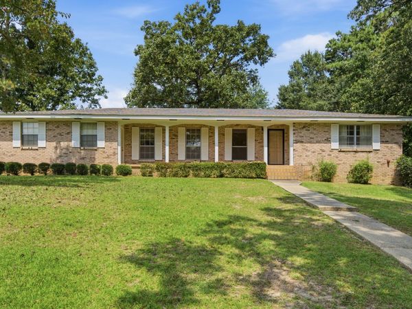 118 W Lakeside Dr., Hattiesburg, MS 39402