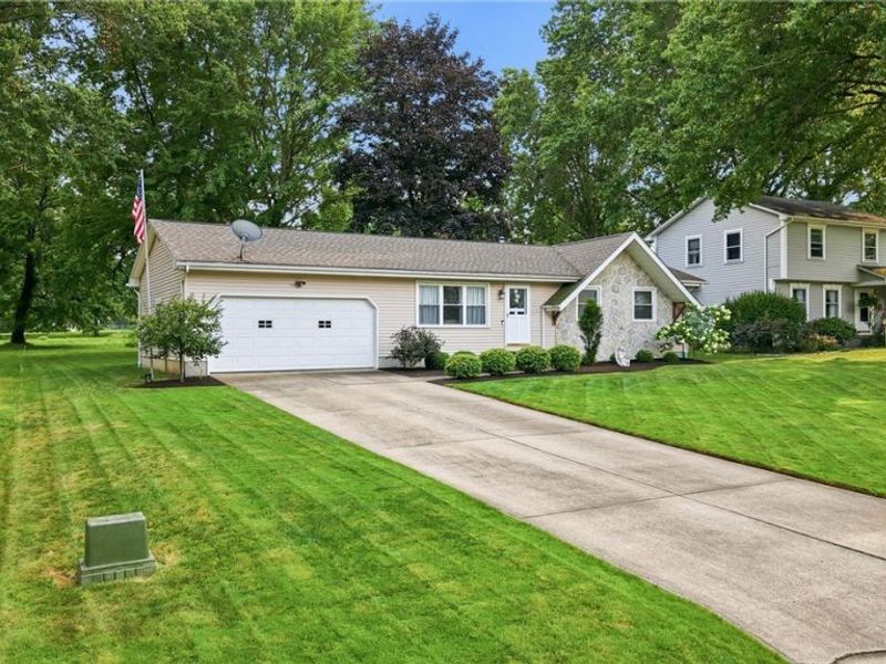 6955 Colleen Drive, Youngstown, OH 44512 Photo 3