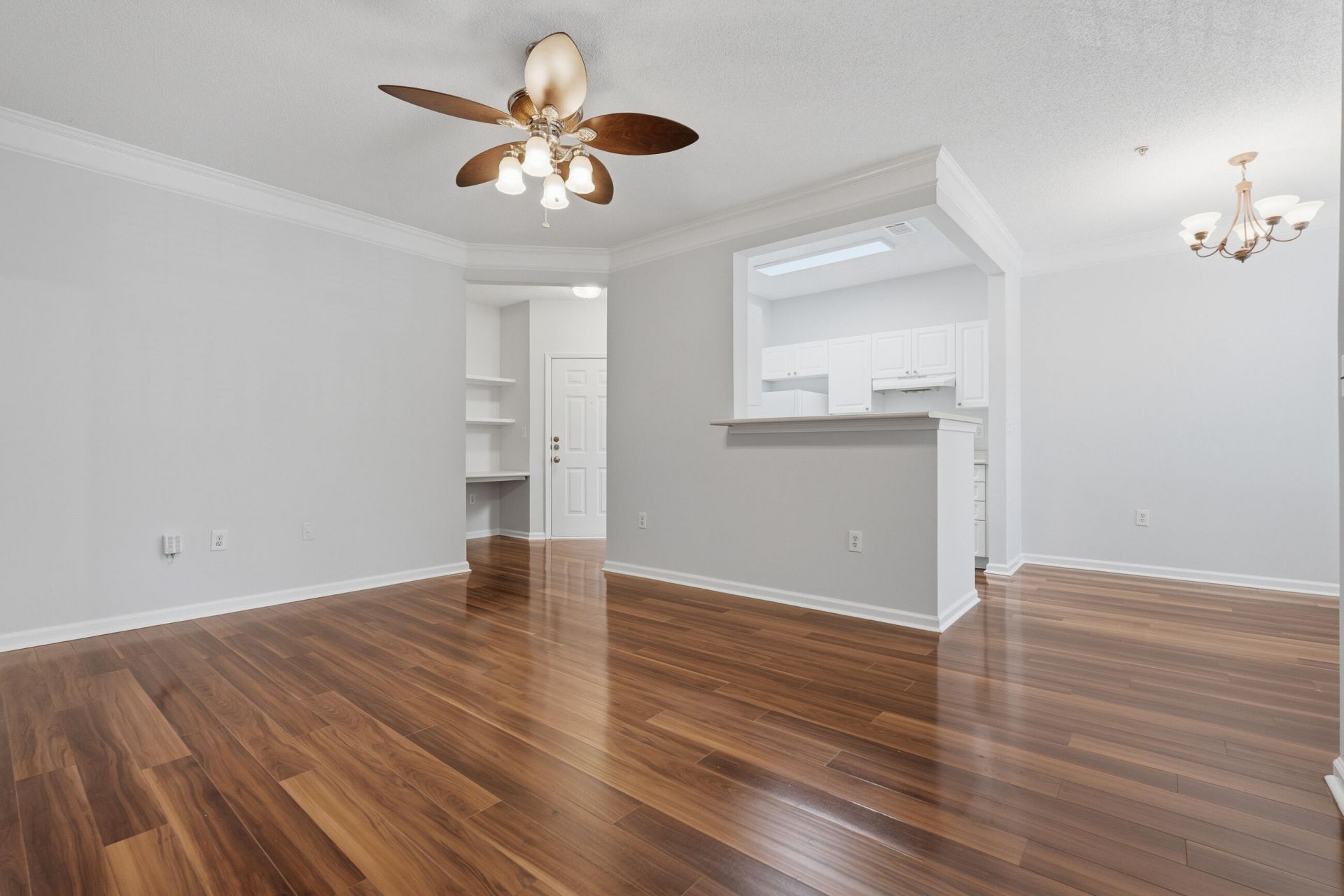 1721 Chatelain Way Photo 6