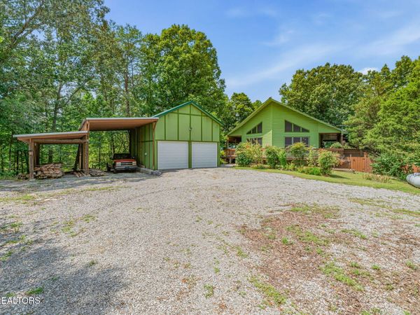 414 Shaddon Rd, Tellico Plains, TN 37385