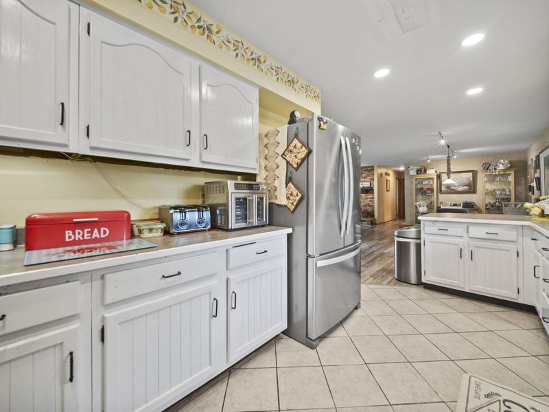 330 Hessenauer Drive , Galion, OH 44833 Photo 5