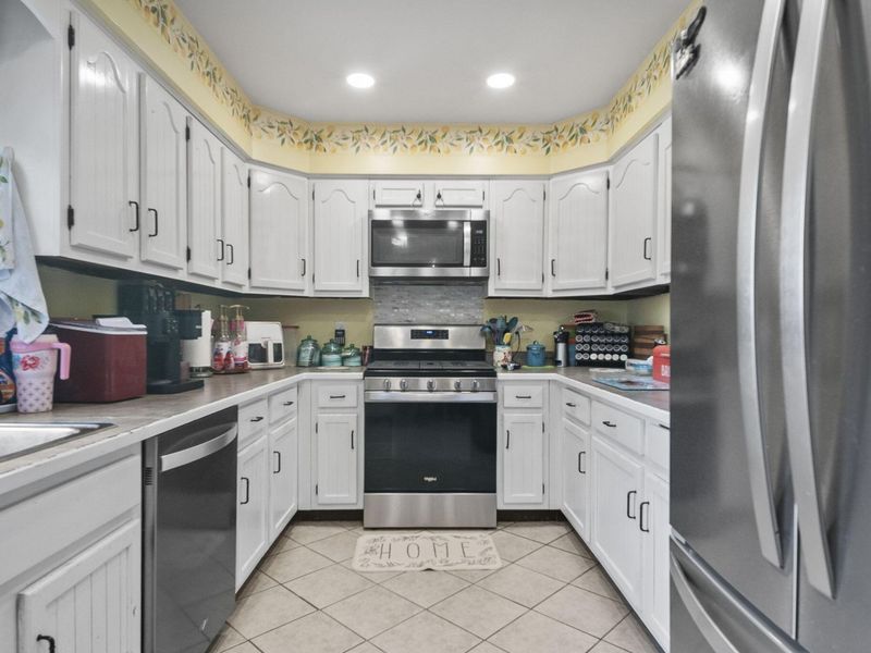 330 Hessenauer Drive , Galion, OH 44833 Photo 7