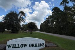 300 Willow Green Dr. photo 4