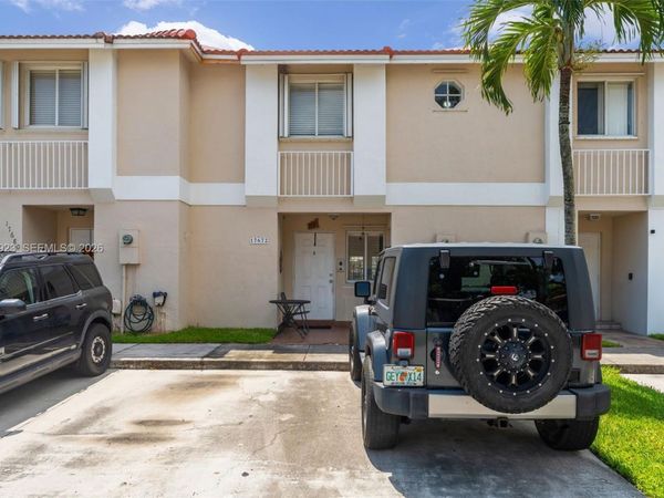 17672 SW 139th Ct , Miami, FL 33177