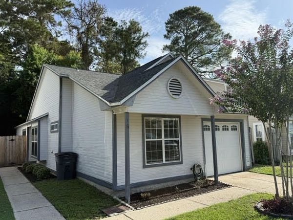 16 Kelly Way, Valparaiso, FL 32580