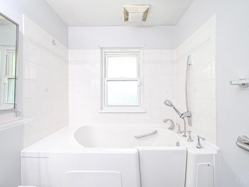 795 Castro Lane, Cincinnati, OH 45246 Photo 29